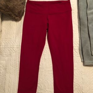 Pink/red lululemon crops